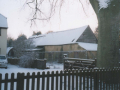 APPC-6-1-002 -- Duck St, Old Cob Barn -- The Old Cob Barn from Duck St looking across the parking area in front of Beech House -- 28-Dec-2000